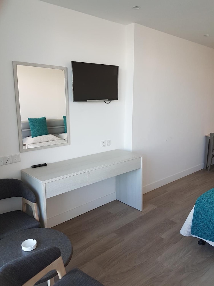 Melini Hotel Suites 24/43
