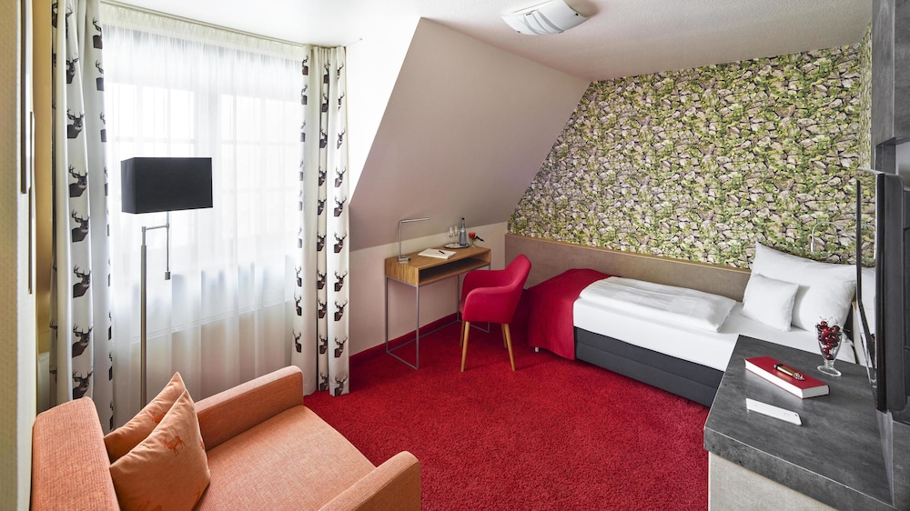 Hirsch Hotel 18/66