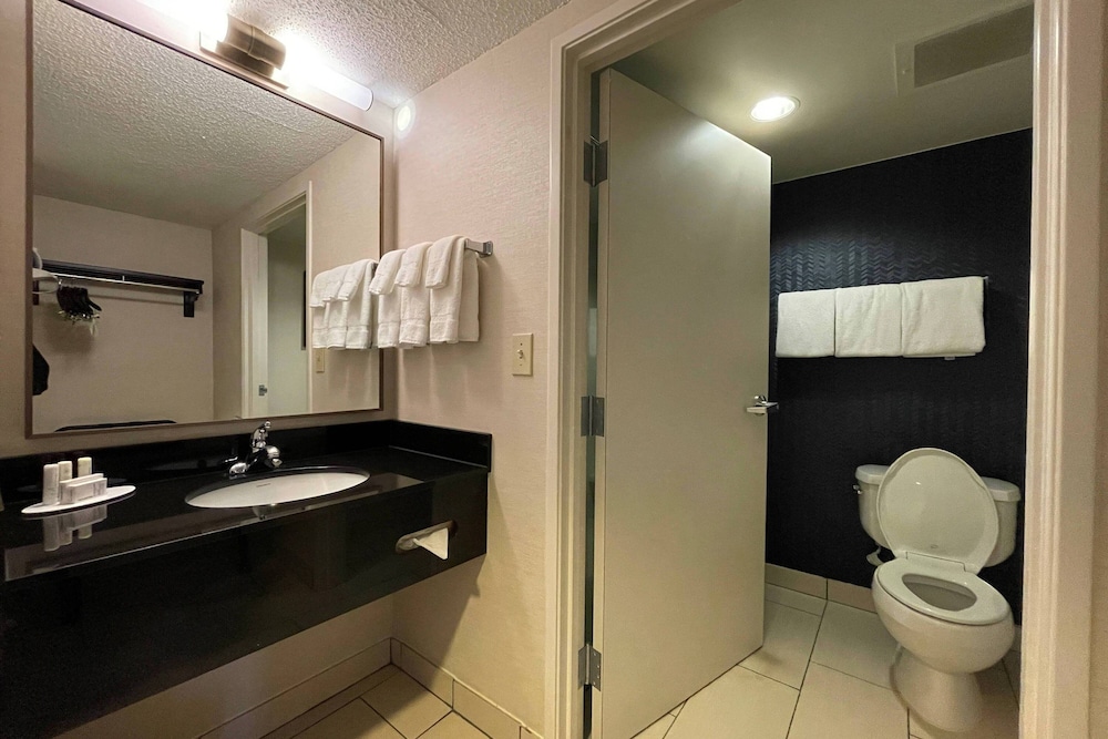 Fairfield Inn and Suites Jackson Airport 27/27