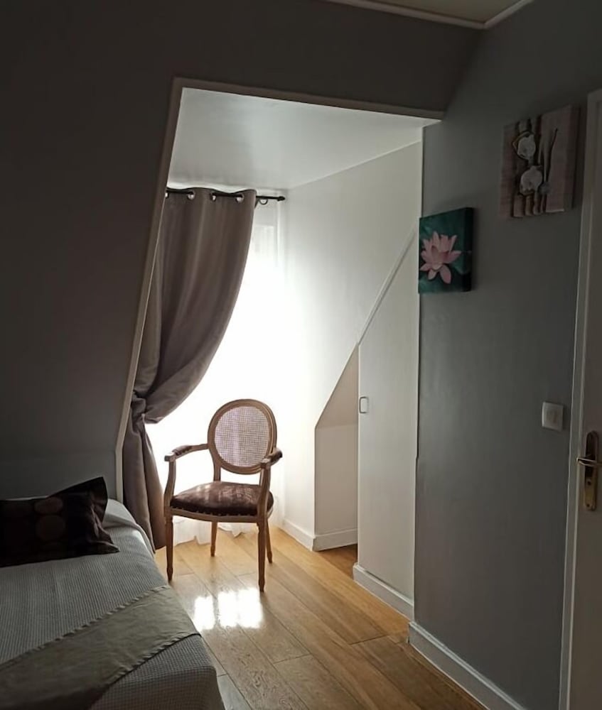 Room, Single, Single Bed
