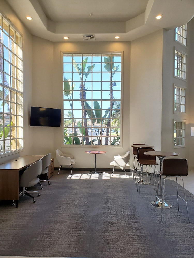 Wyndham Garden San Diego near SeaWorld 40/65