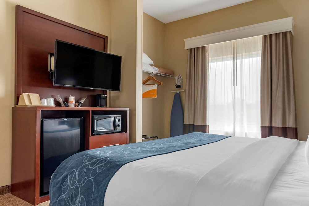 Comfort Suites Niceville Near Elgin Air Force Base 17/61