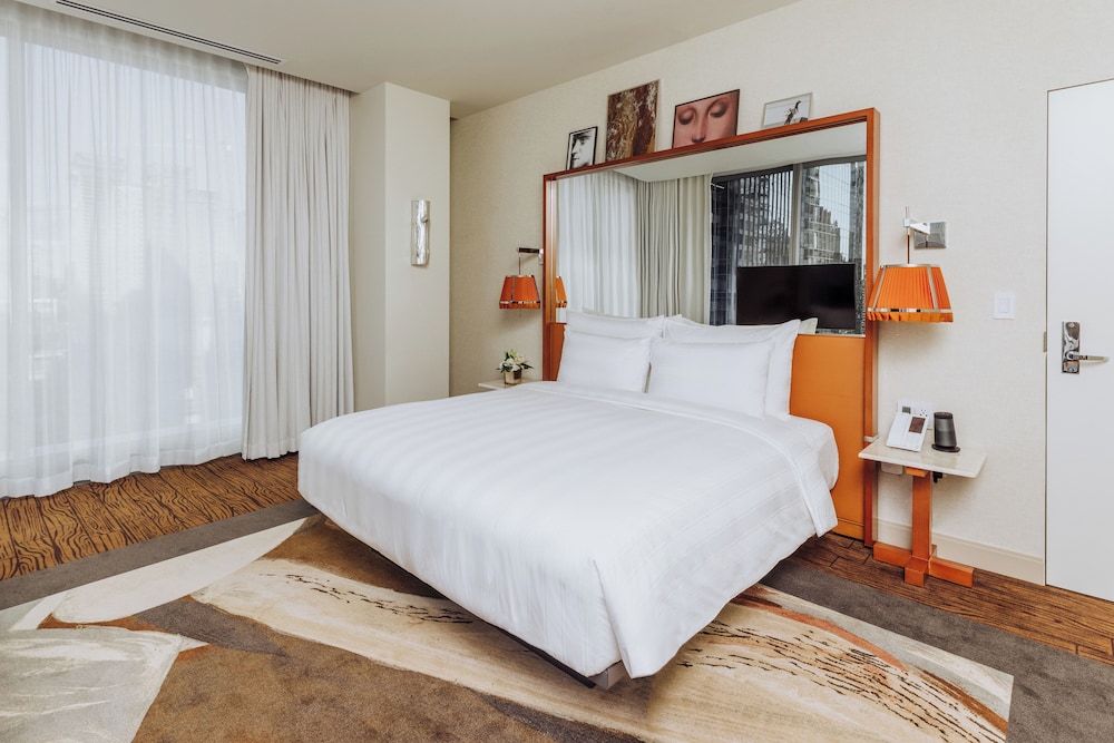 DELUXE, SUITE, KING BED, CITY VIEW