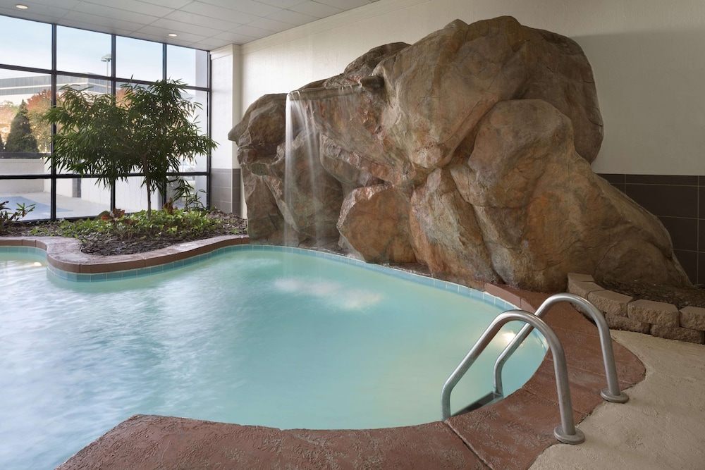 Embassy Suites Columbus 27/68