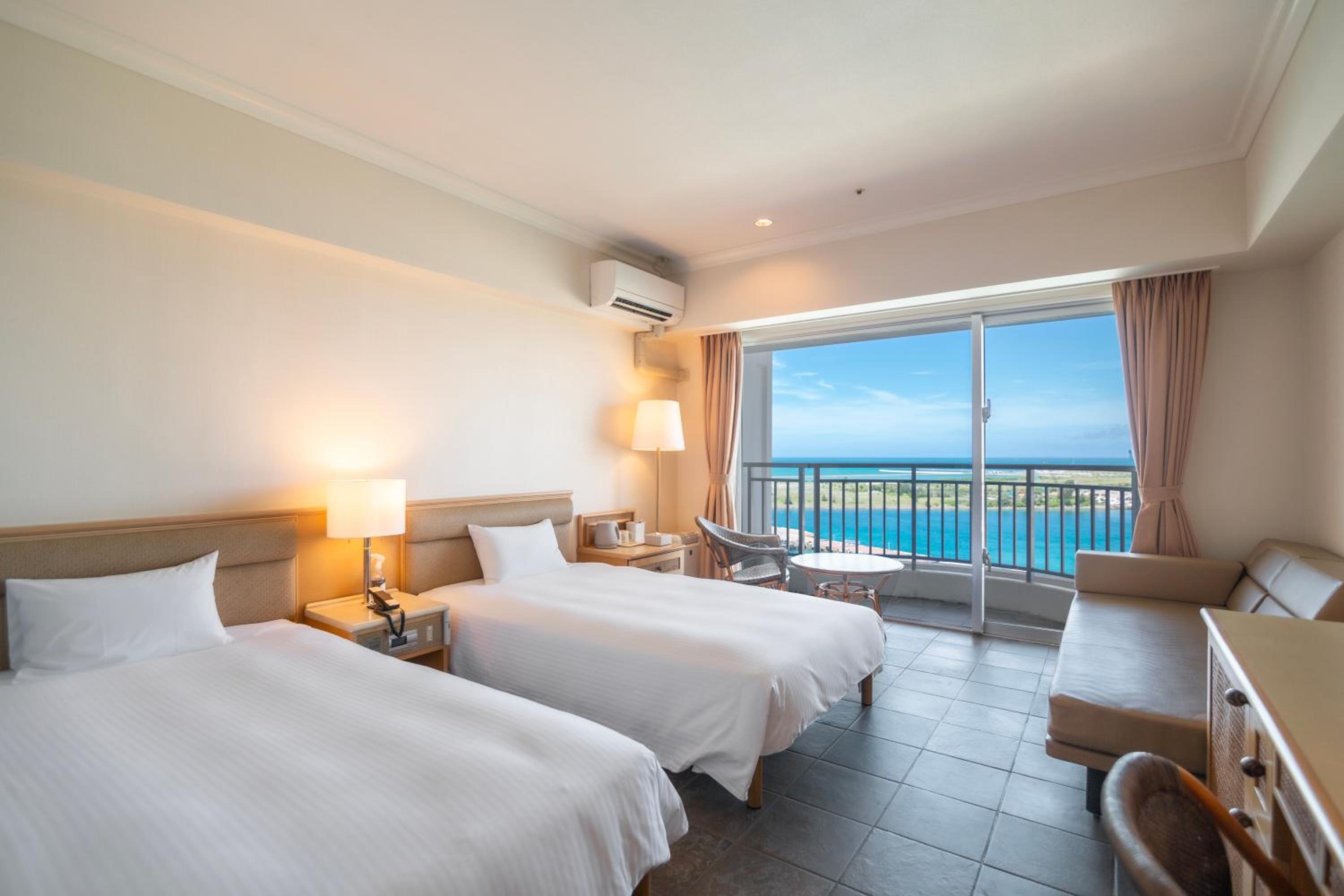 Room, Twin Beds, Island View