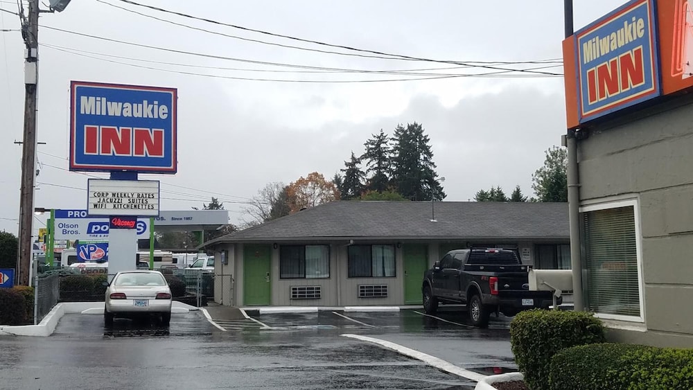 Milwaukie Inn Portland South 43/55