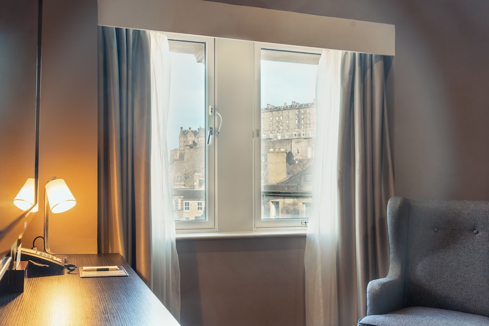 Doubletree By Hilton Edinburgh City Centre 25/64