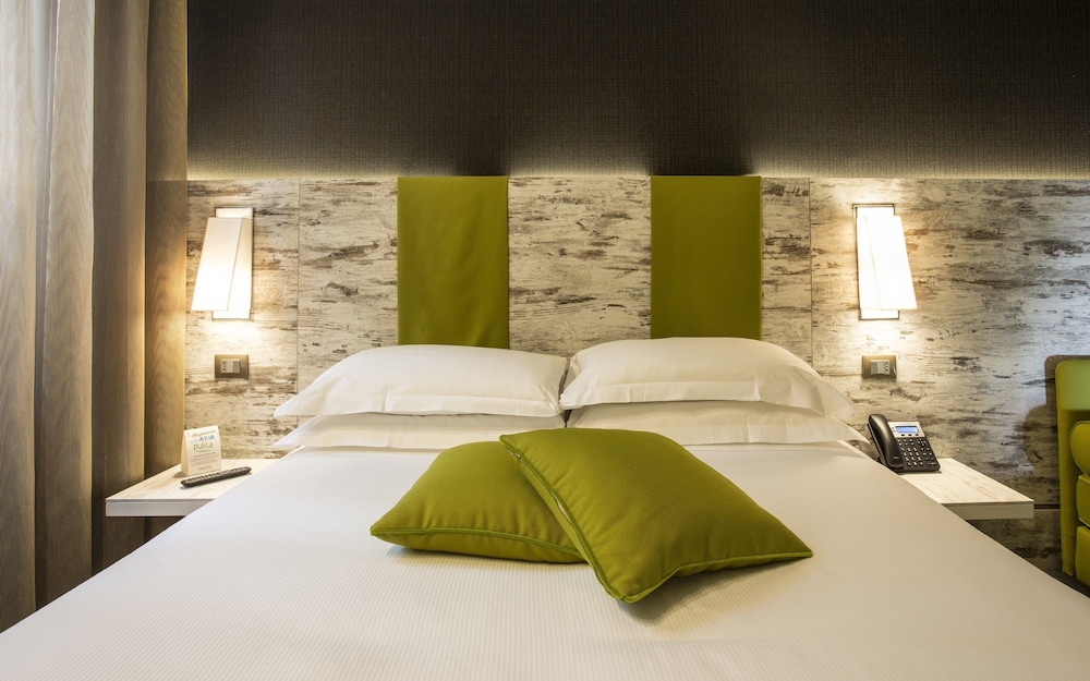 The Guardian Hotel 30/60