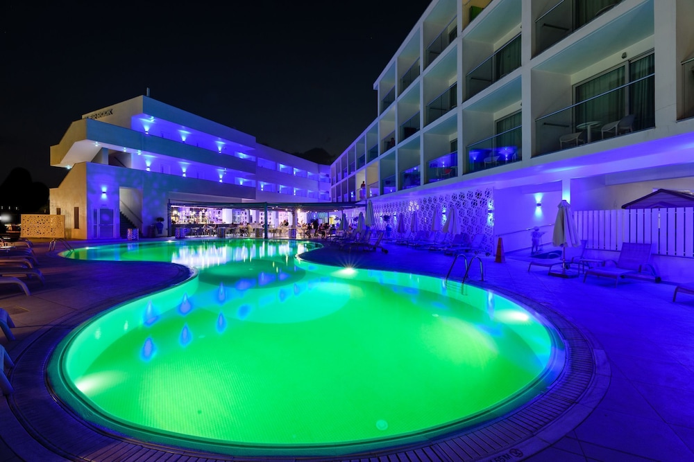 River Rock Hotel 52/77