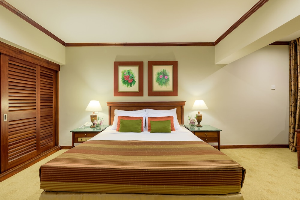 Hunas Falls Hotel Kandy 24/77