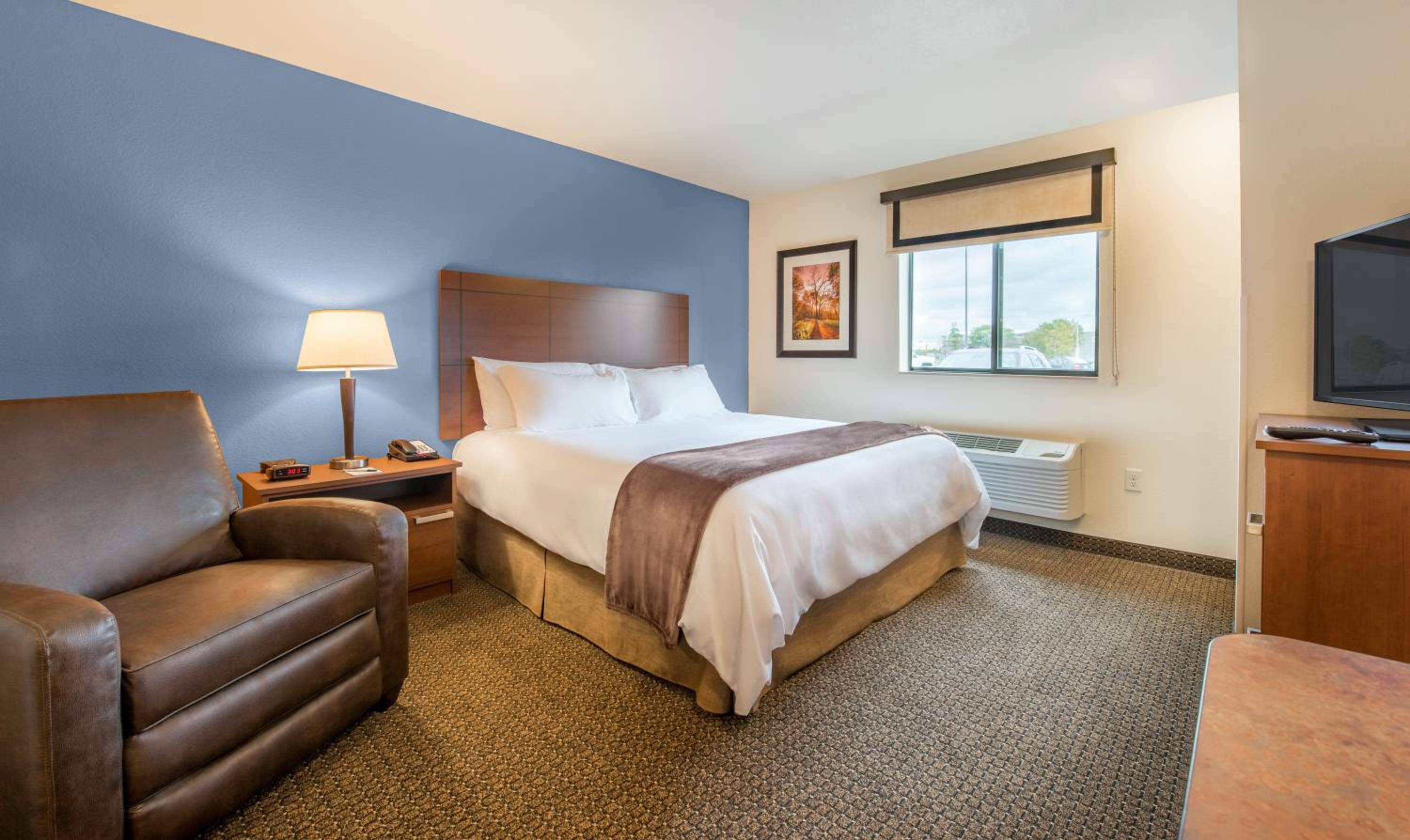 غرفة قياسية بسرير كينج، My Place Hotel Brookings 6/10