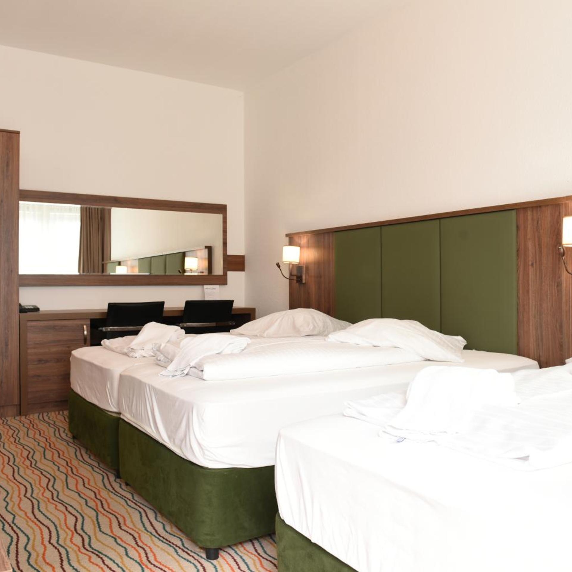 OLIVE INN 13/33