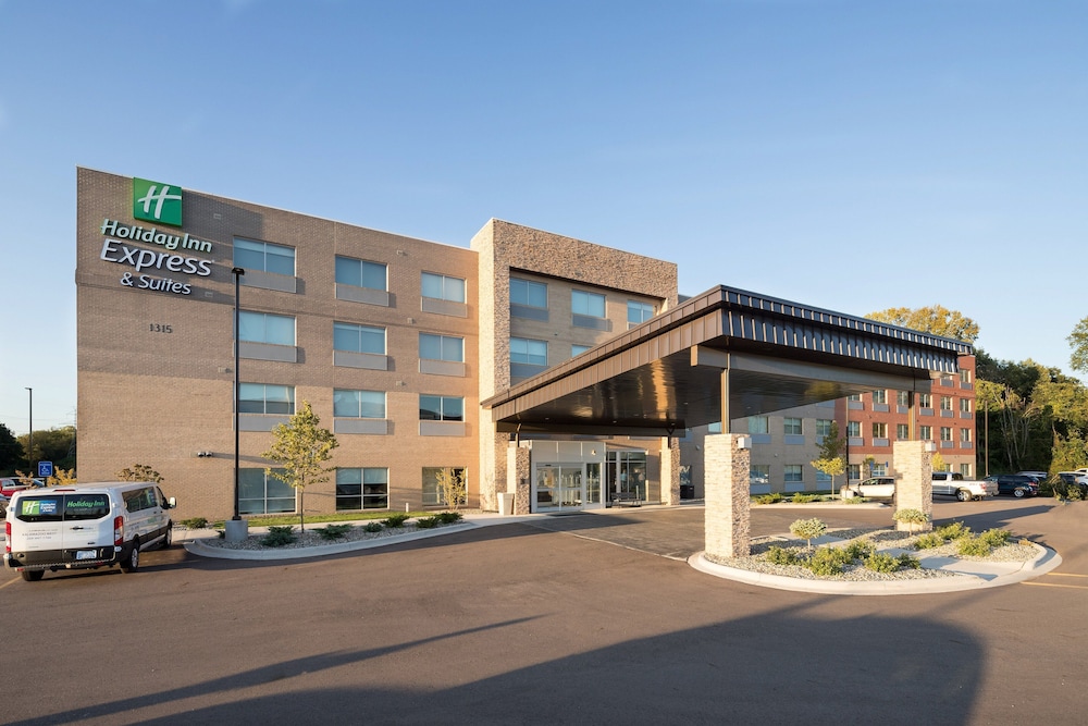 Holiday Inn Express & Suites Kalamazoo West 4/46