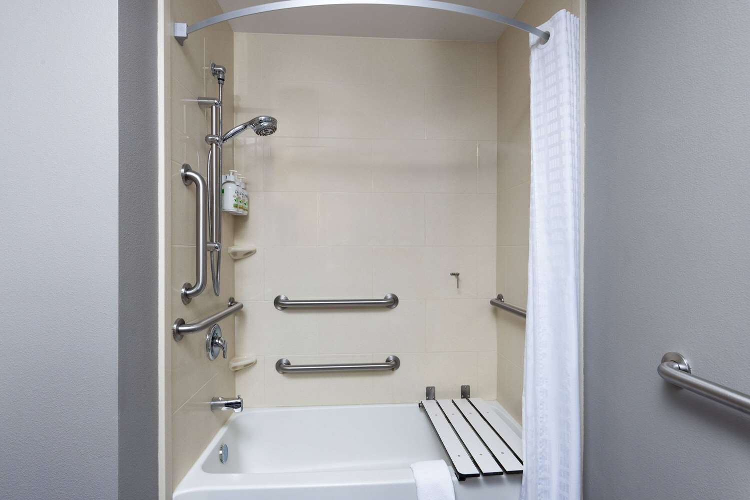La Quinta Inn Suites By Wyndham Sioux Falls 55/55