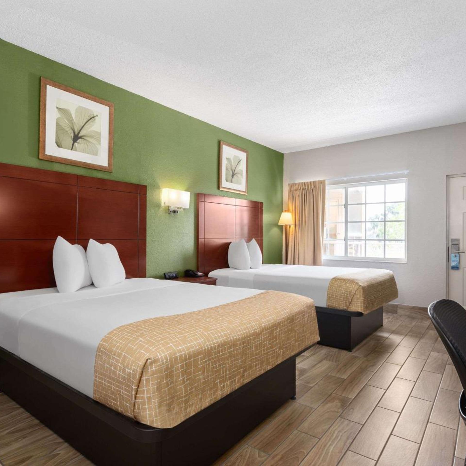 Room, 2 Queen Beds, Smoking