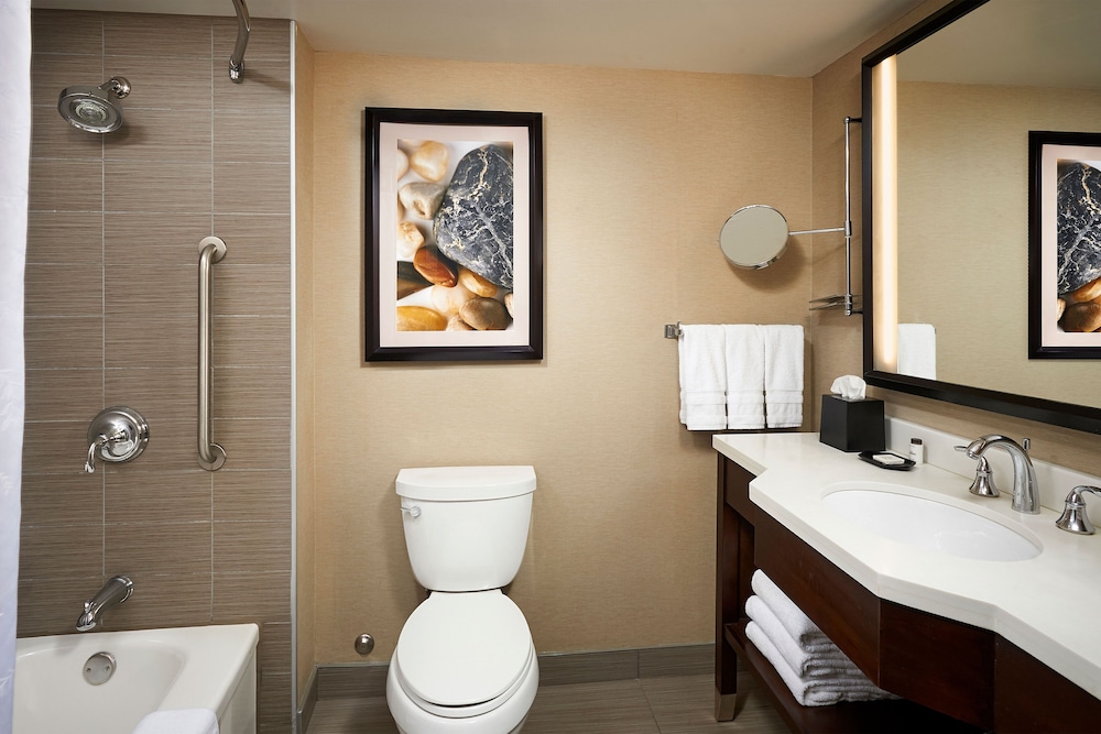 Sheraton Hamilton Hotel 11/42