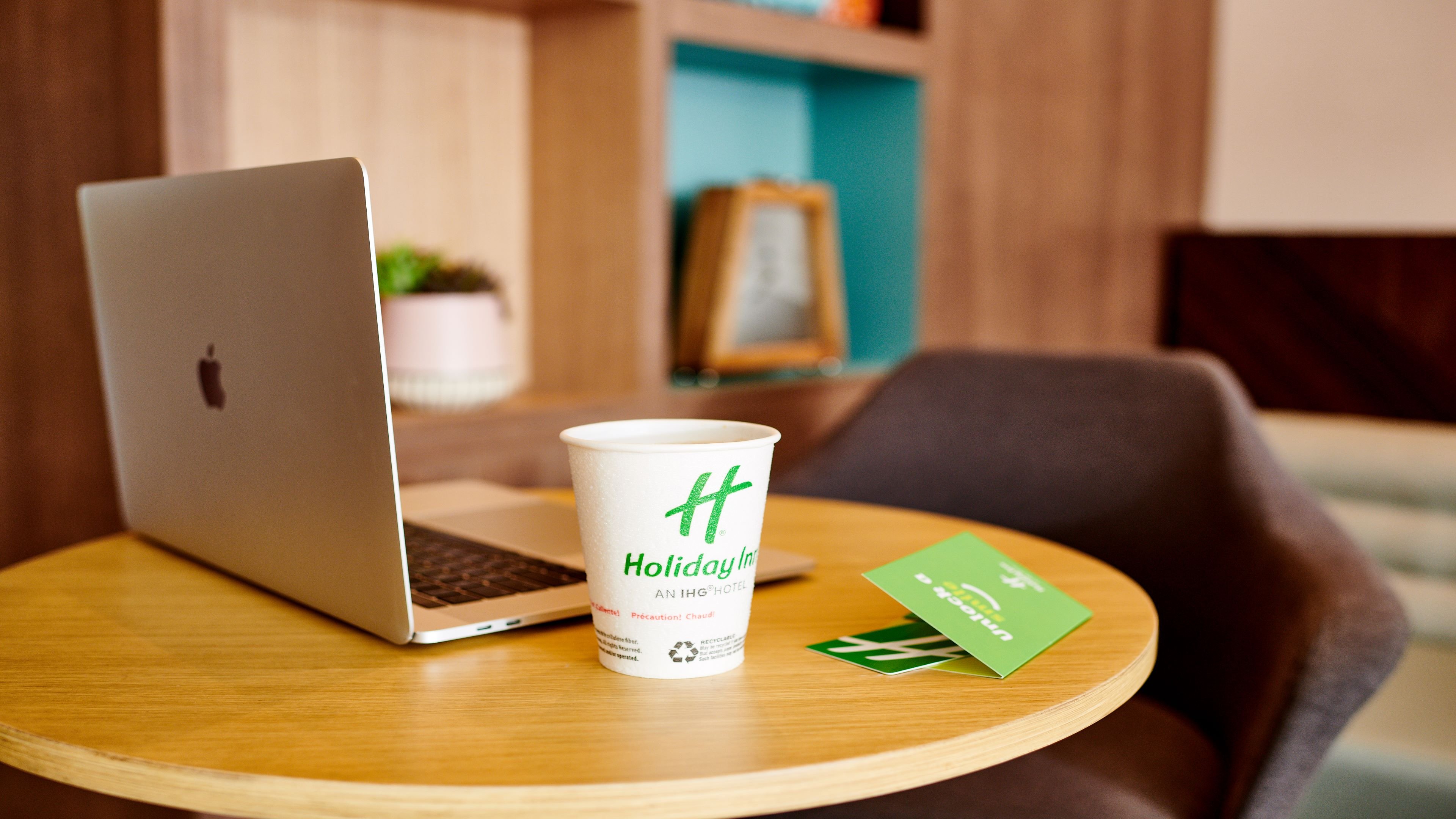 Holiday Inn Hotel And Suites Commerce City Denver Airport 35/50