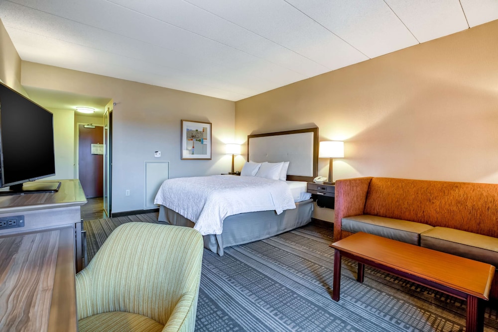 Hampton Inn Boston-Norwood 28/52