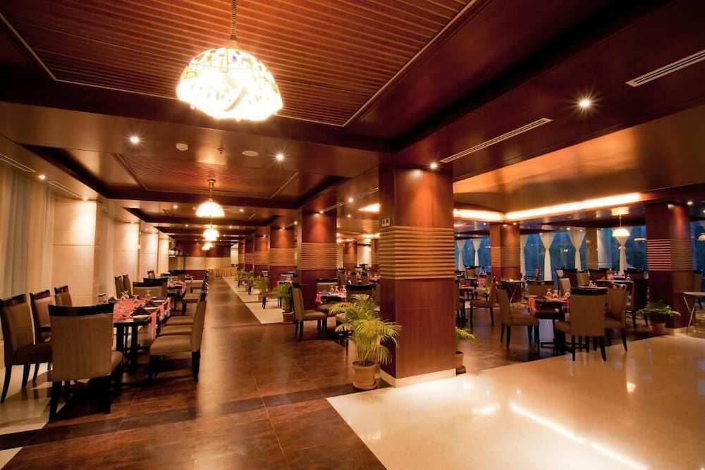 OCEAN PARADISE HOTEL AND RESORT 38/54