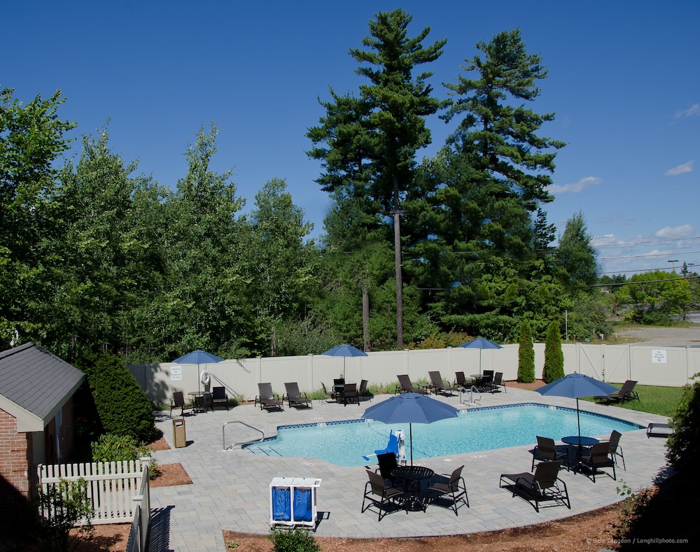 Holiday Inn Express Suites Merrimack 5/55