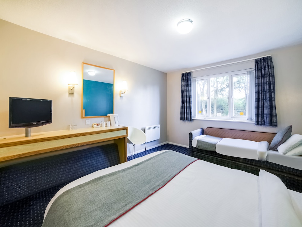 OYO Sunrise Hotel, A46 N Leicester 9/19