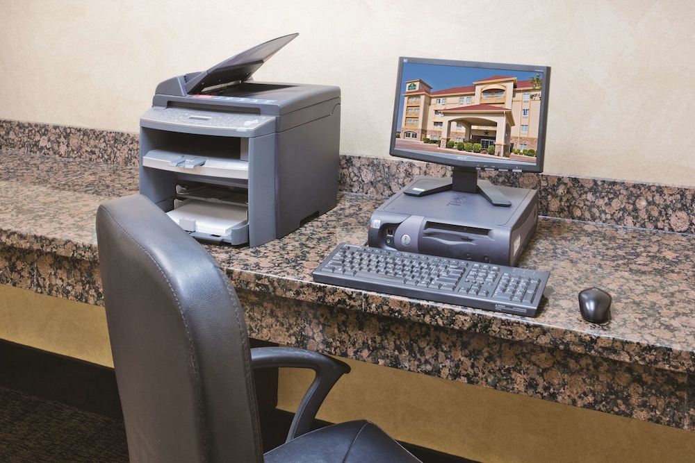 La Quinta Inn & Suites by Wyndham Schertz 27/34