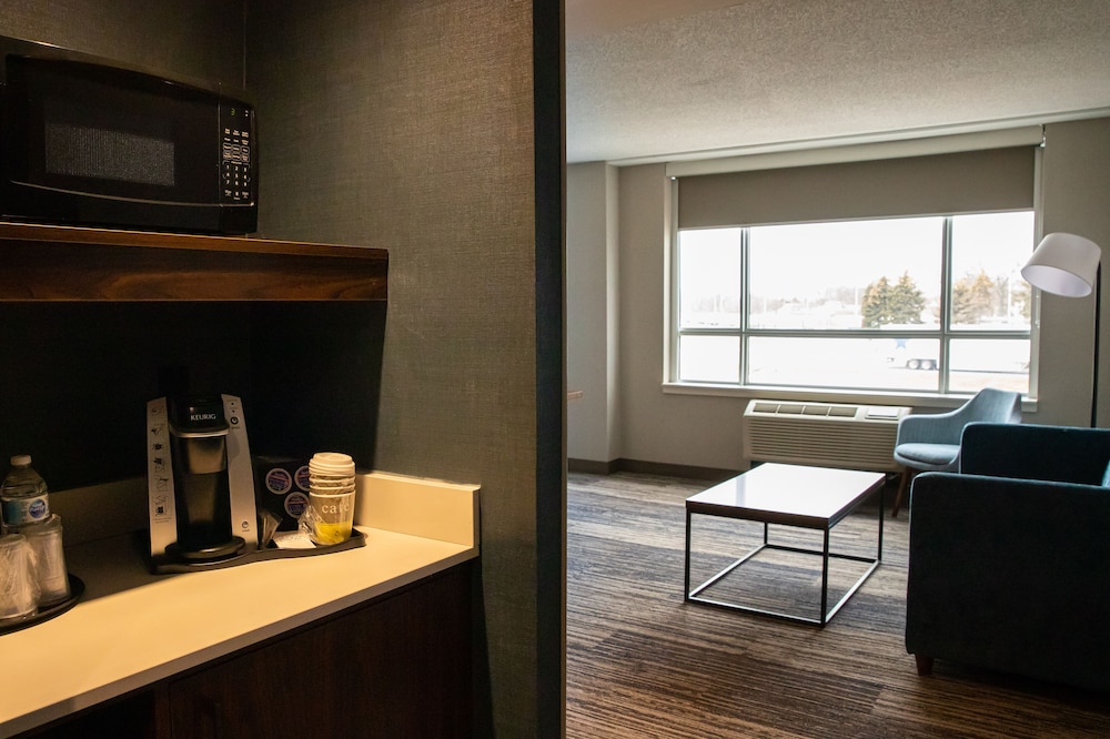 Four Points by Sheraton Point Edward Sarnia 5/62