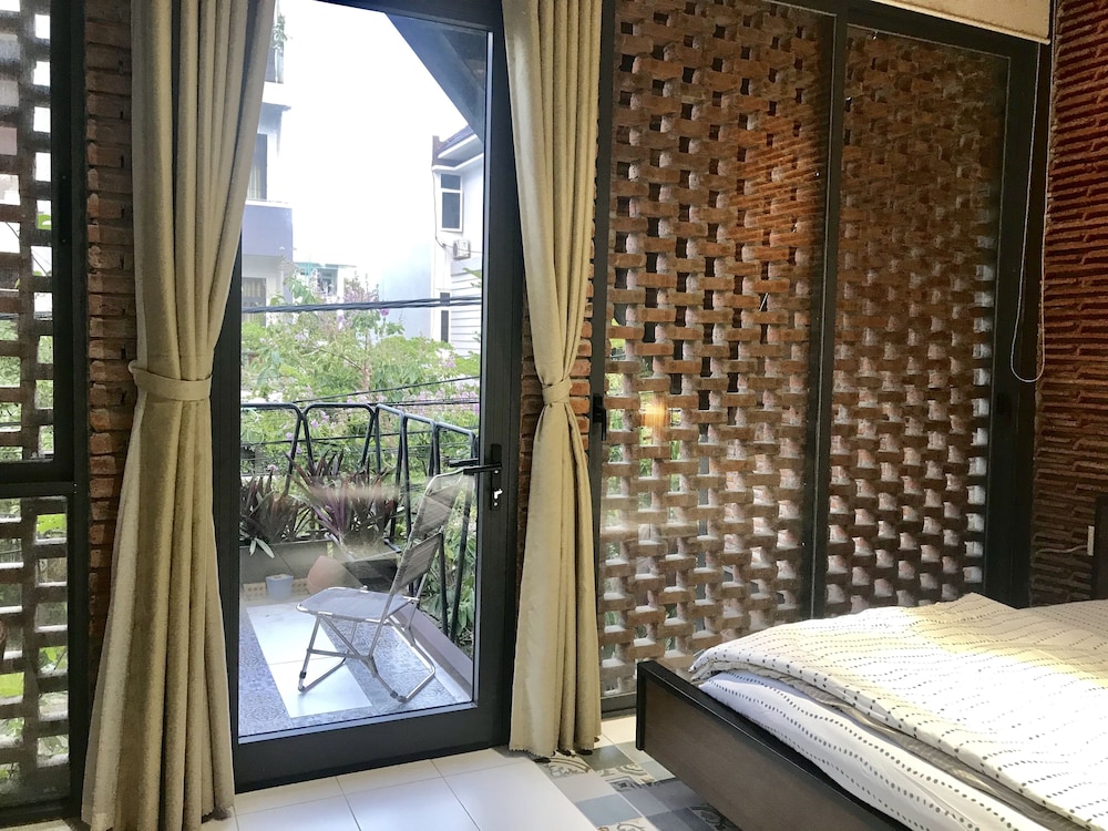 Ngoi House 33/34