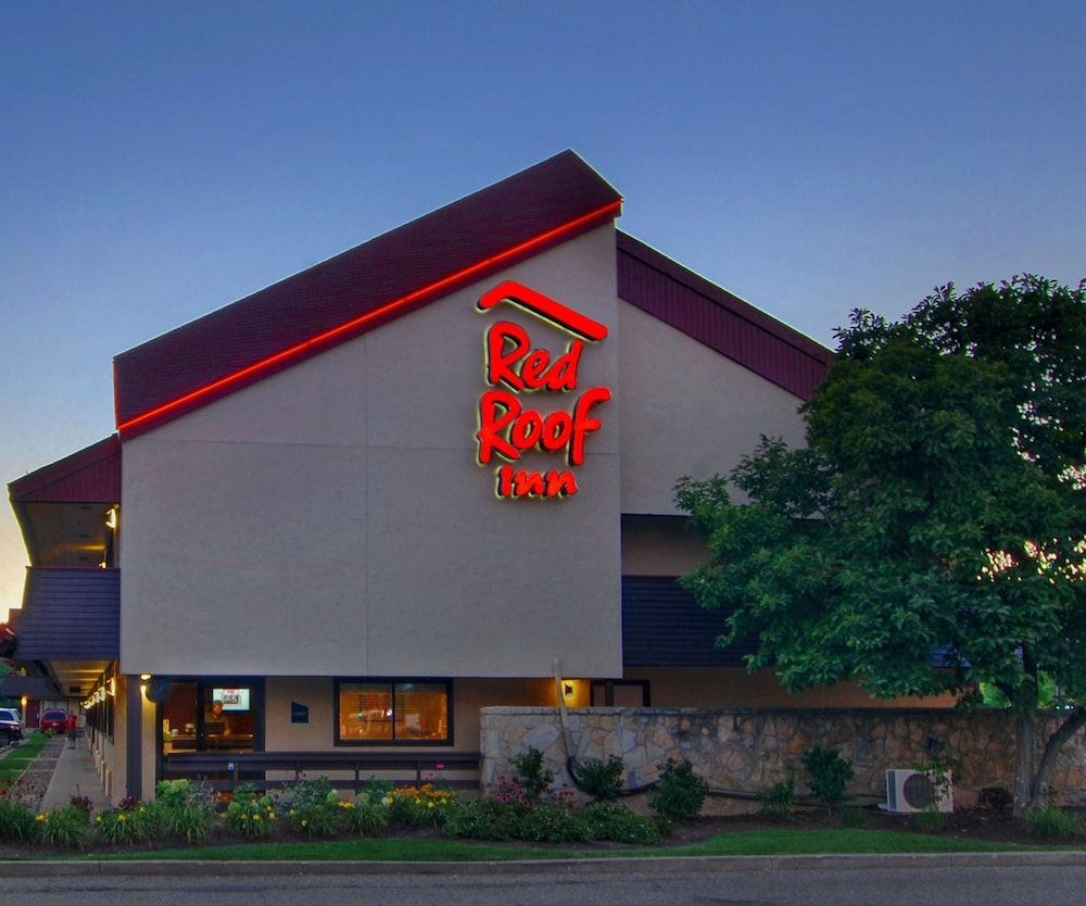 Red Roof Inn Canton 1/24