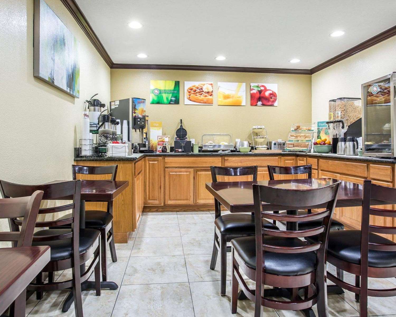 Quality Inn San Diego I 5 Naval Base 6/10
