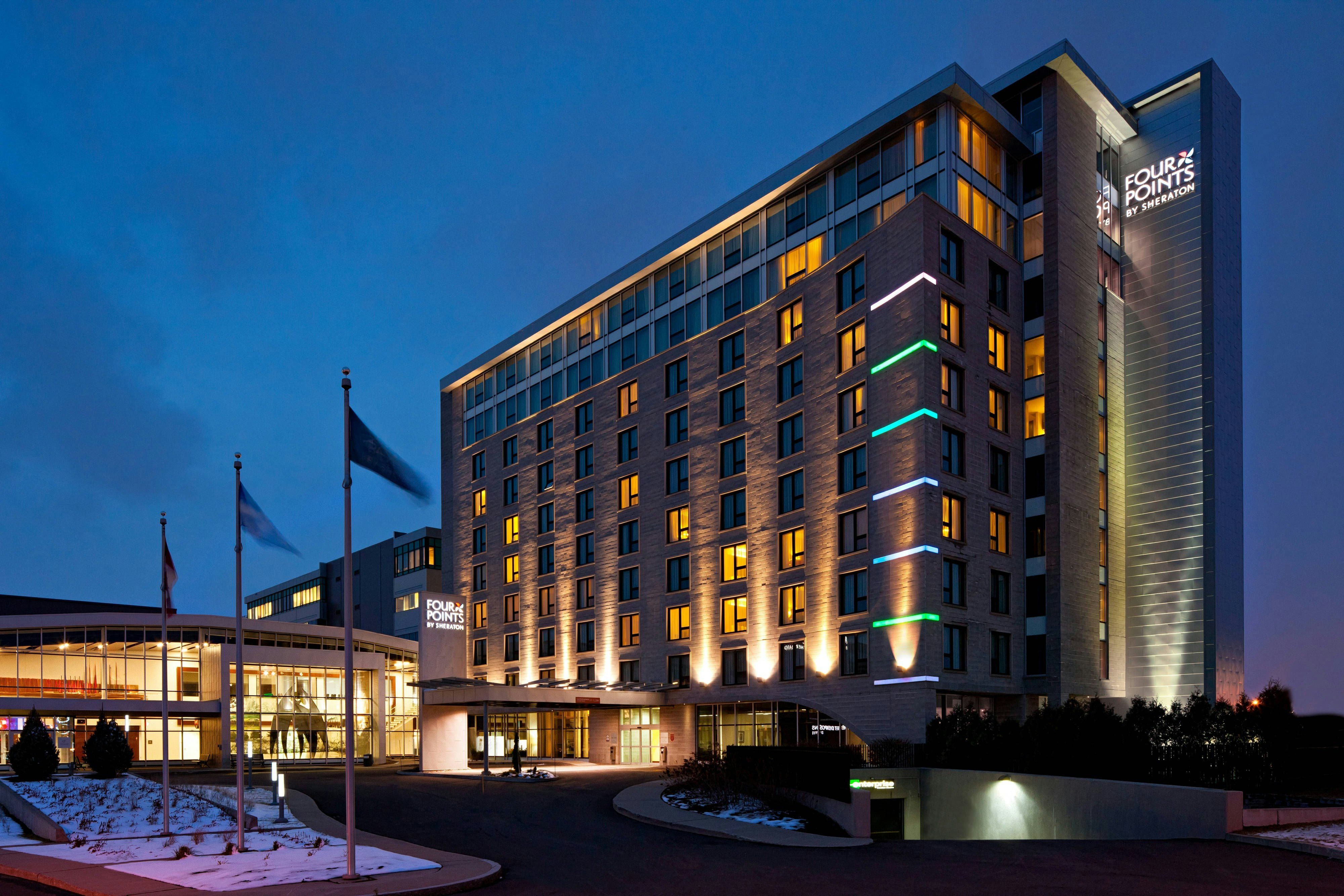 Four Points By Sheraton Levis Convention Center 1/4