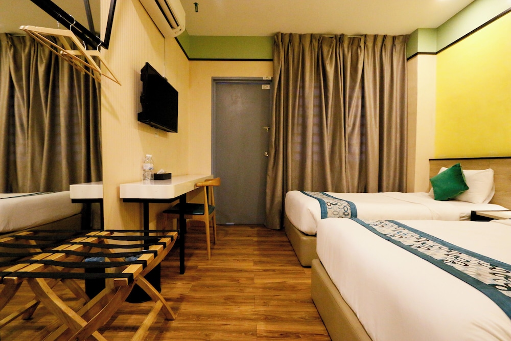 Swing & Pillows at Golden Roof Hotel Seri Iskandar, Ipoh 16/30