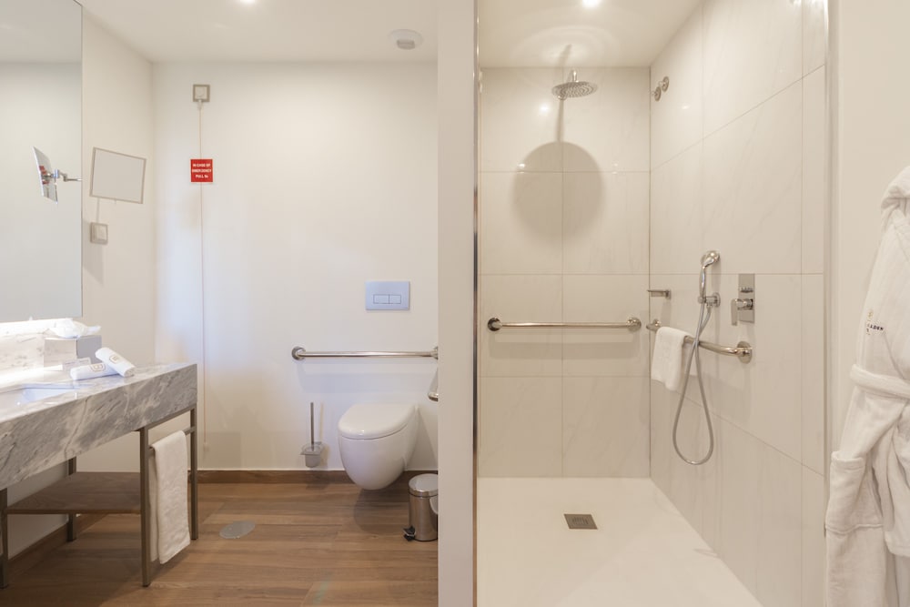 Boeira Garden Hotel Porto Gaia, Curio Collection by Hilton 13/64