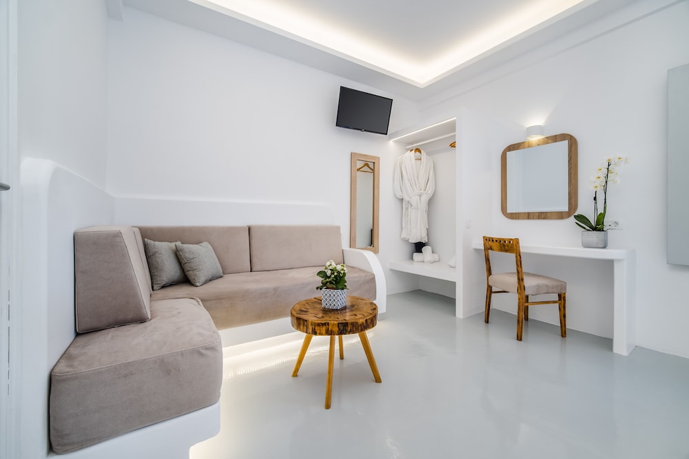 Serenita Luxury Suites 49/71
