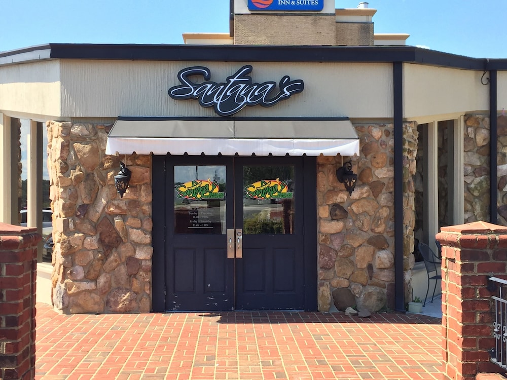 Comfort Inn and Suites Near Danville Mall 3/31
