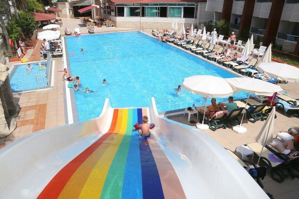 CLUB TESS HOTEL 34/47