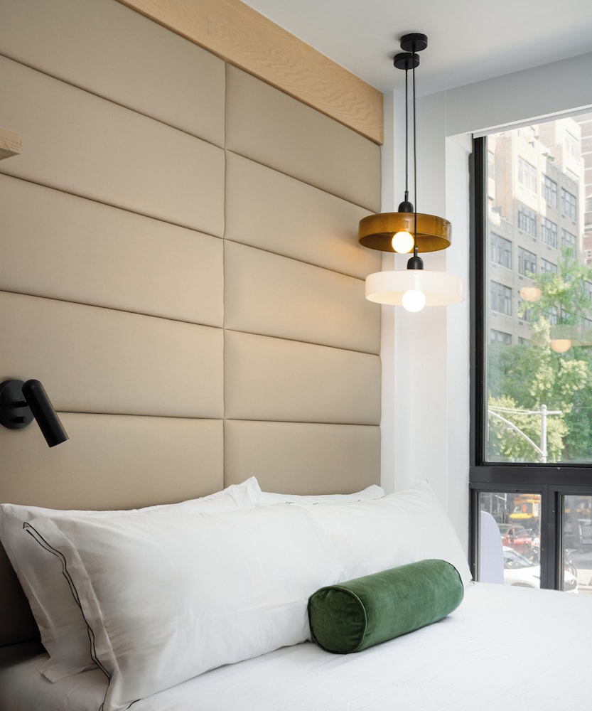 Hotel 837 29/50