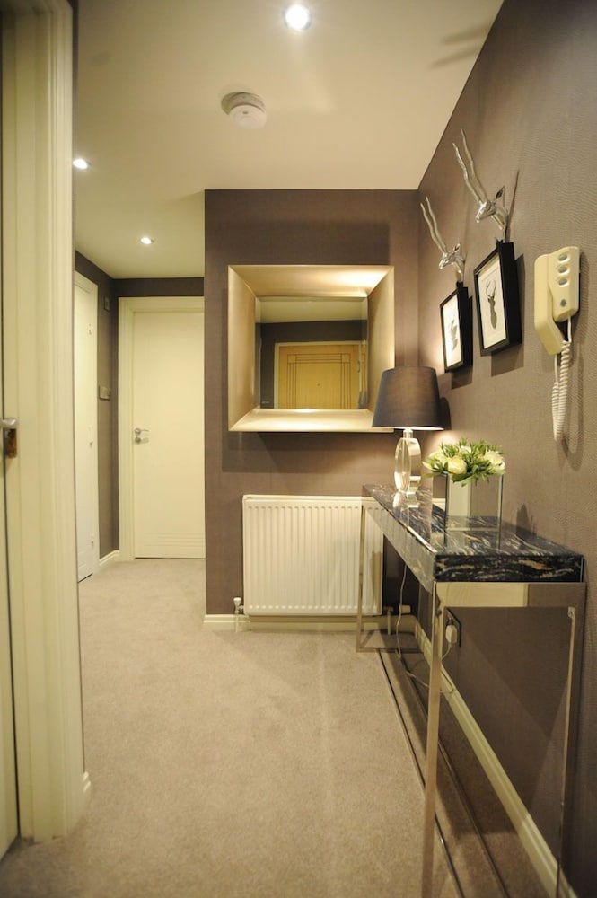 Stirling Luxury Apartments 30/30