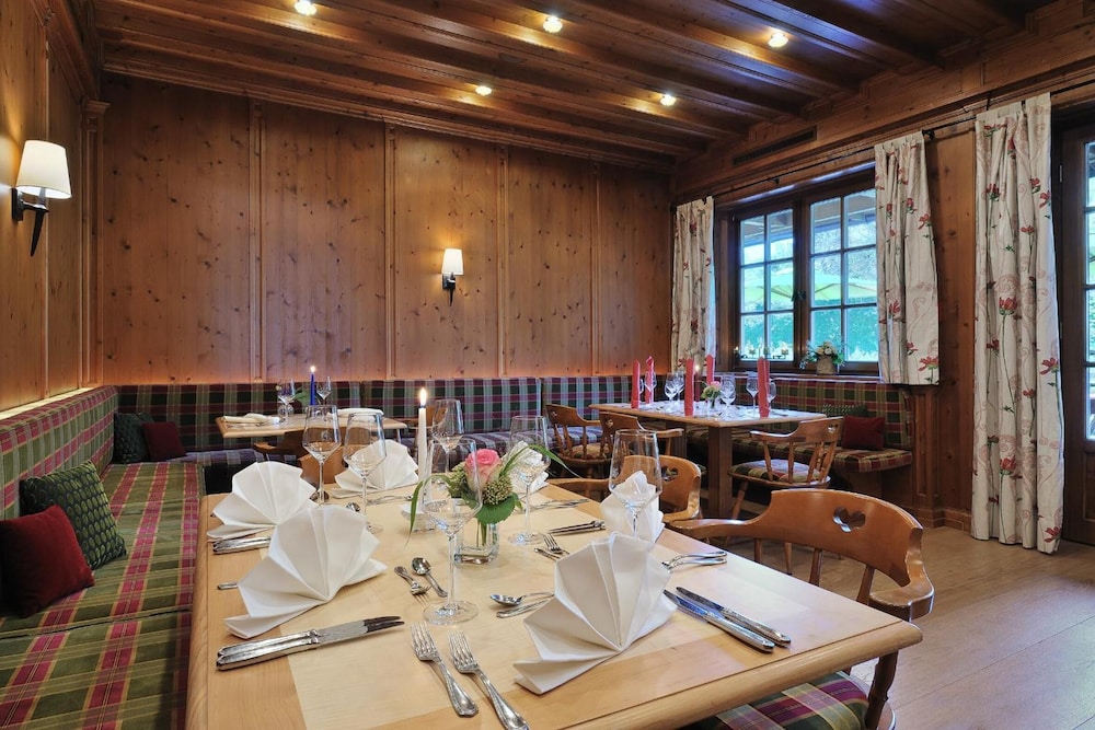 Hotel And Gasthof Zur Post 32/46