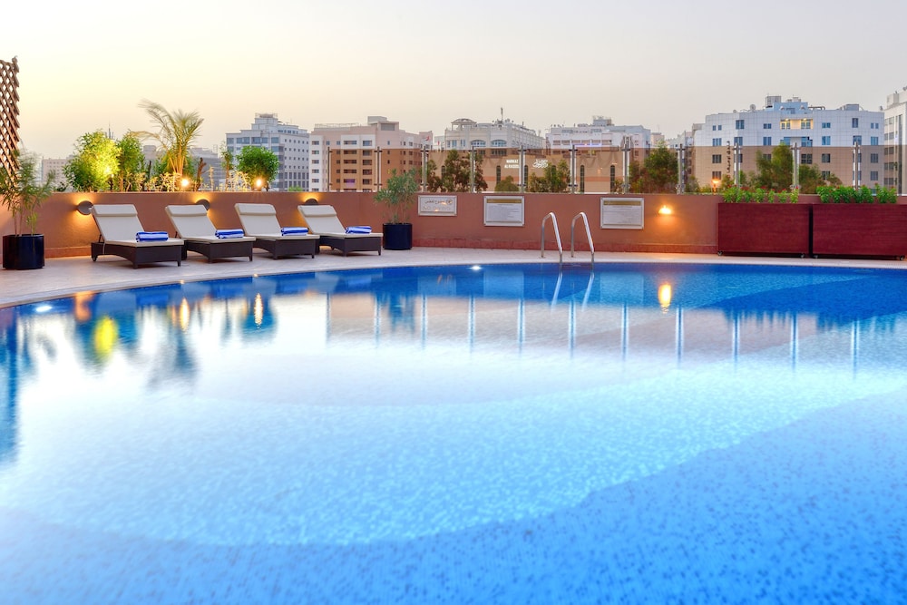 Majestic City Retreat Hotel 61/70
