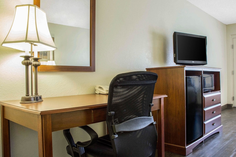 Quality Inn Benson I-10 Exit 304 42/49
