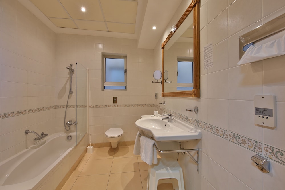 PARADISE BAY RESORT 33/80