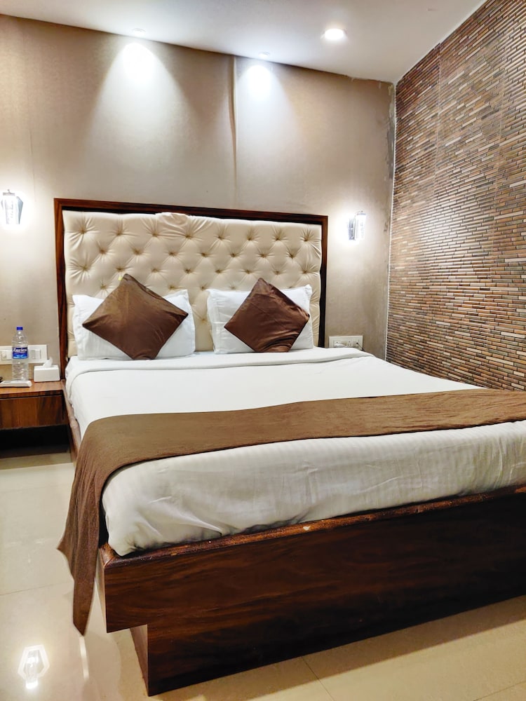 Fabhotel Garden Creek Residency Andheri 4/22