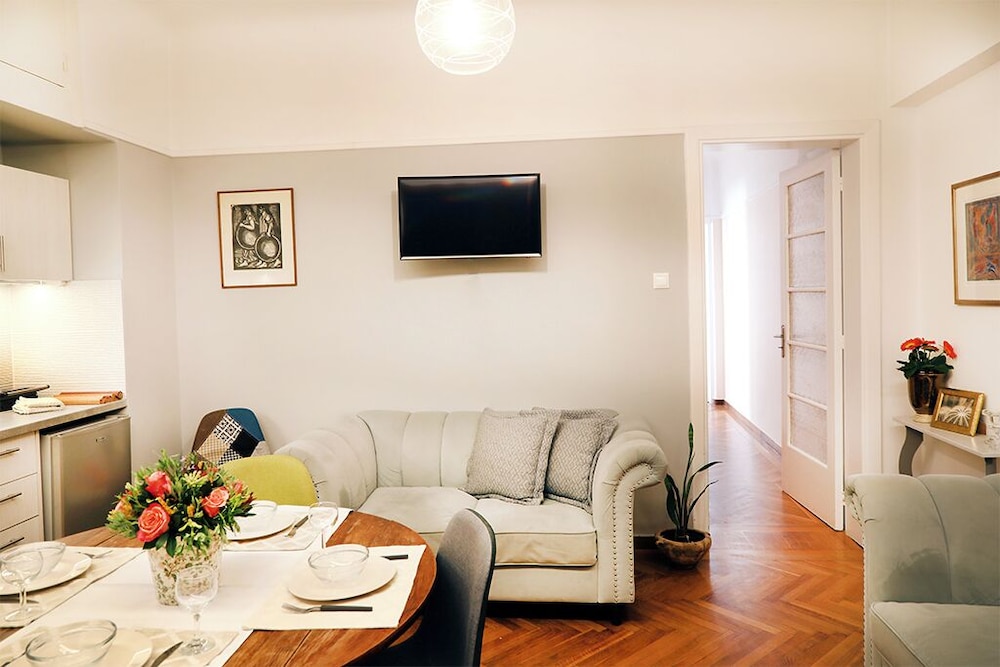 Hellenic Hospitality House 27/50