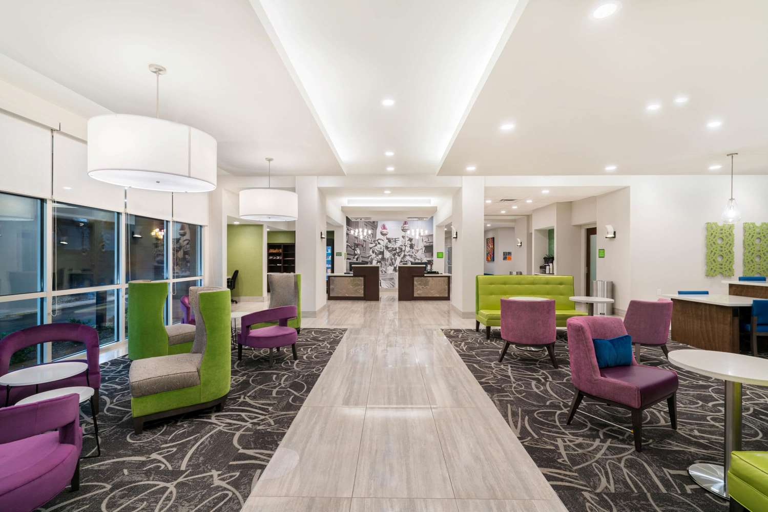 La Quinta Inn Suites By Wyndham Mobile 52/70
