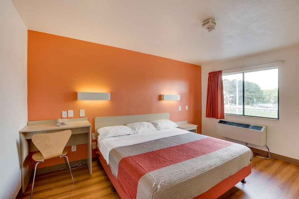 Motel6 Columbus, OH - West 38/58