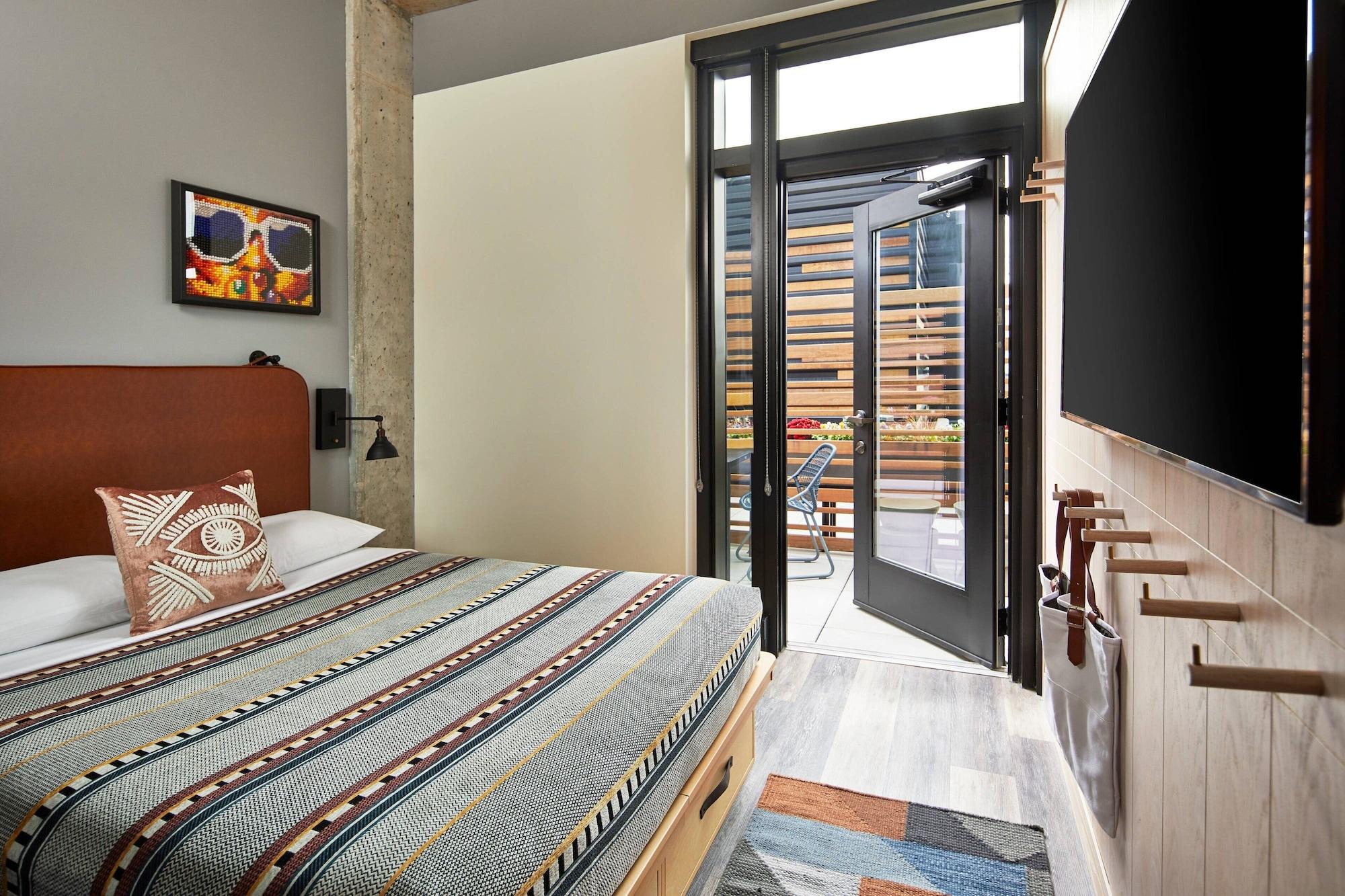 2 Bedrooms, Suite, Terrace