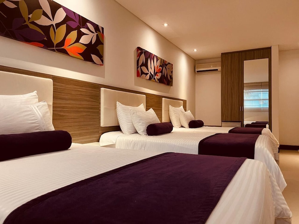 Hotel Loyds 28/64
