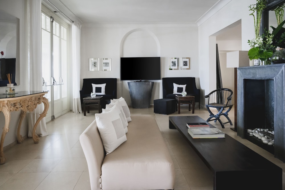 Hotel Carducci 76 57/75