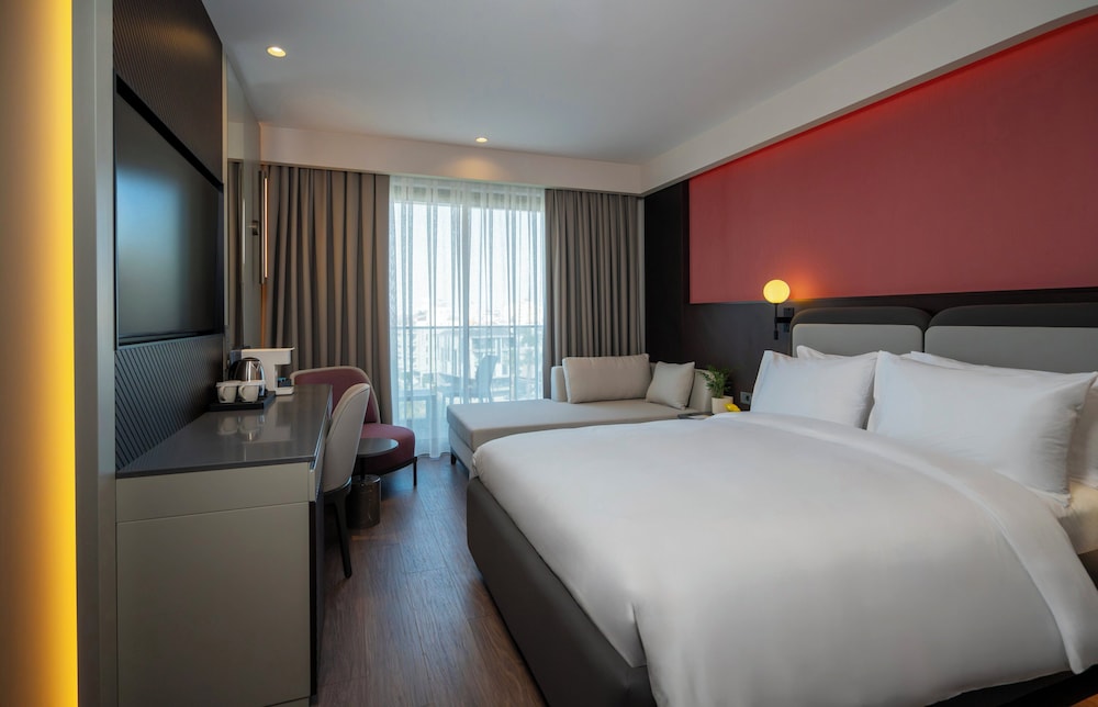 Standard, Double Bed, City View, Sofa